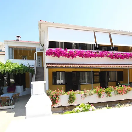 With A Parking Space Baska, Krk - 22612 Daire